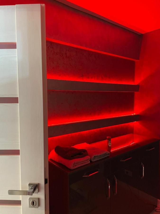 Ademi Apartment นาโวดาริ ภายนอก รูปภาพ