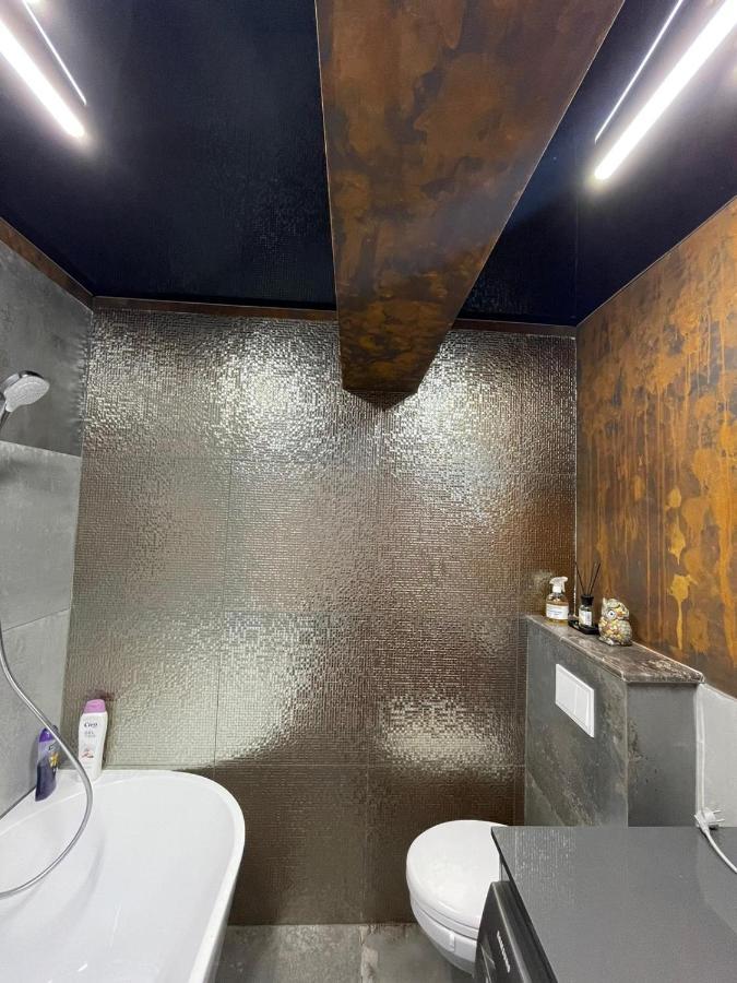 Ademi Apartment นาโวดาริ ภายนอก รูปภาพ